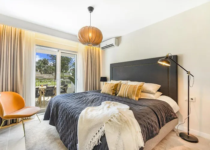 Jazmines Nueva Andalucia Terrace Pool